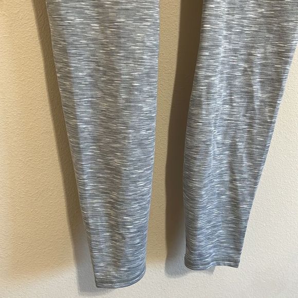 Hylete Nimbus II Capri in Heather Silver - Picture 8 of 11